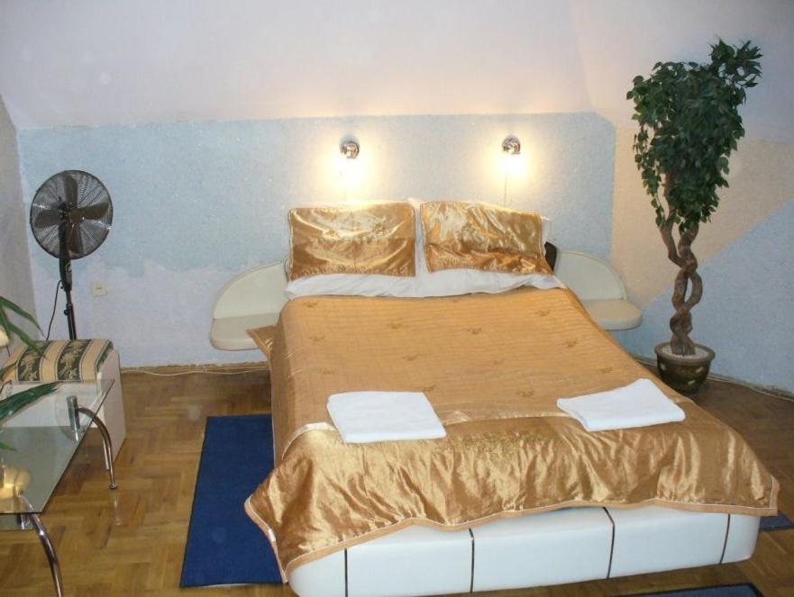 Park Hotel Myslenice Room photo